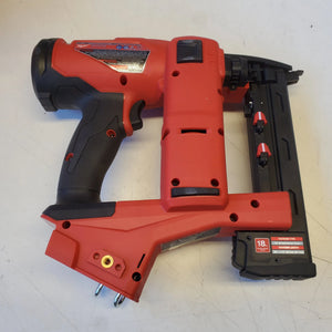 Milwaukee Milwaukee M18 FUEL 18V 18-Gauge 1/4 in. Narrow Crown Stapler – Pro Fastening (Tool Only, Open Box) Milwaukee