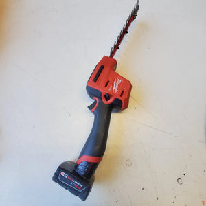 Milwaukee M12 FUEL 12V Brushless 8 in. Cordless Hedge Trimmer Kit – Battery & Charger – Open Box Milwaukee