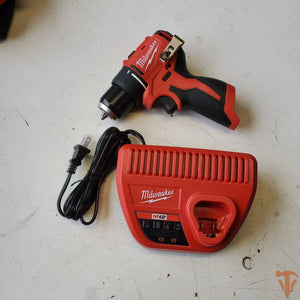 Milwaukee M12 12V Lithium-Ion Brushless Subcompact Drill Driver Kit – Open Box | SKU 1013581480 Milwaukee