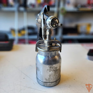 Husky 762034 spray gun for painting surfaces with even coverage