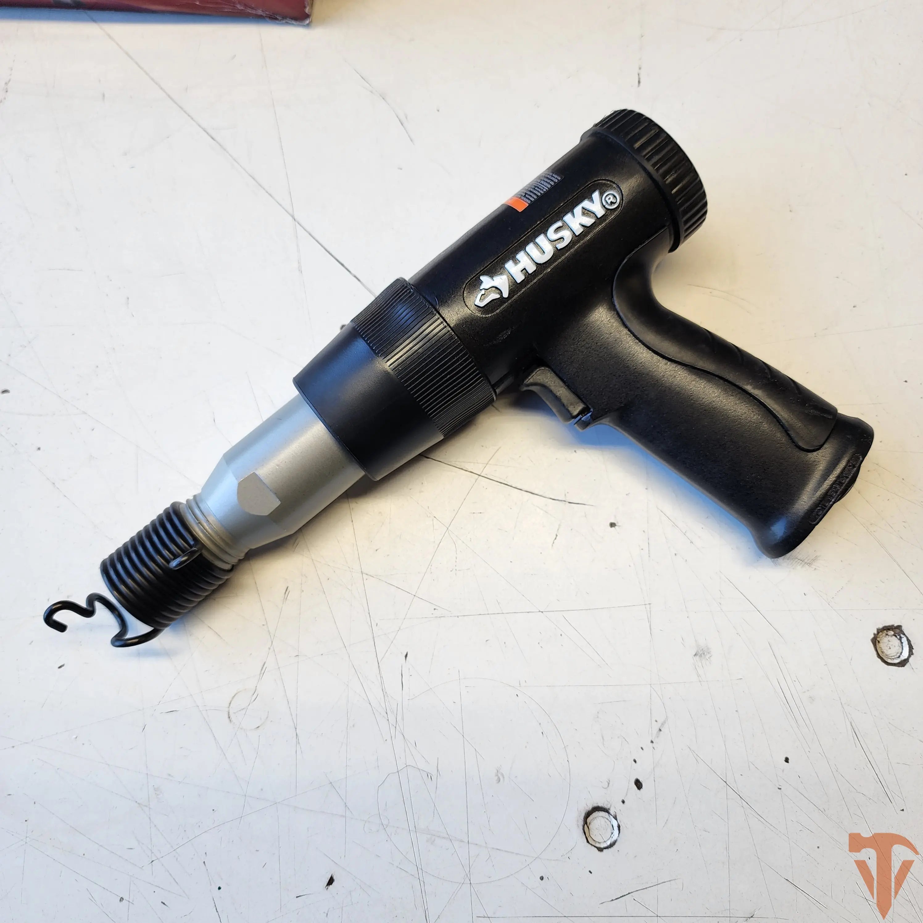 Husky H4620 air hammer tool for chipping cutting and surface work