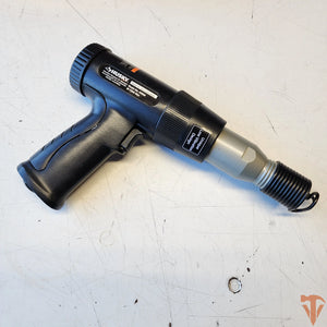 Husky pneumatic air hammer medium stroke with reduced vibration control
