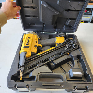 DeWalt DWFP72155 angled nailer for baseboards and trim