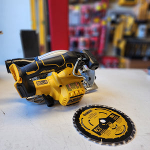 DEWALT DCS565B compact circular saw brushless 20V MAX for wood cutting