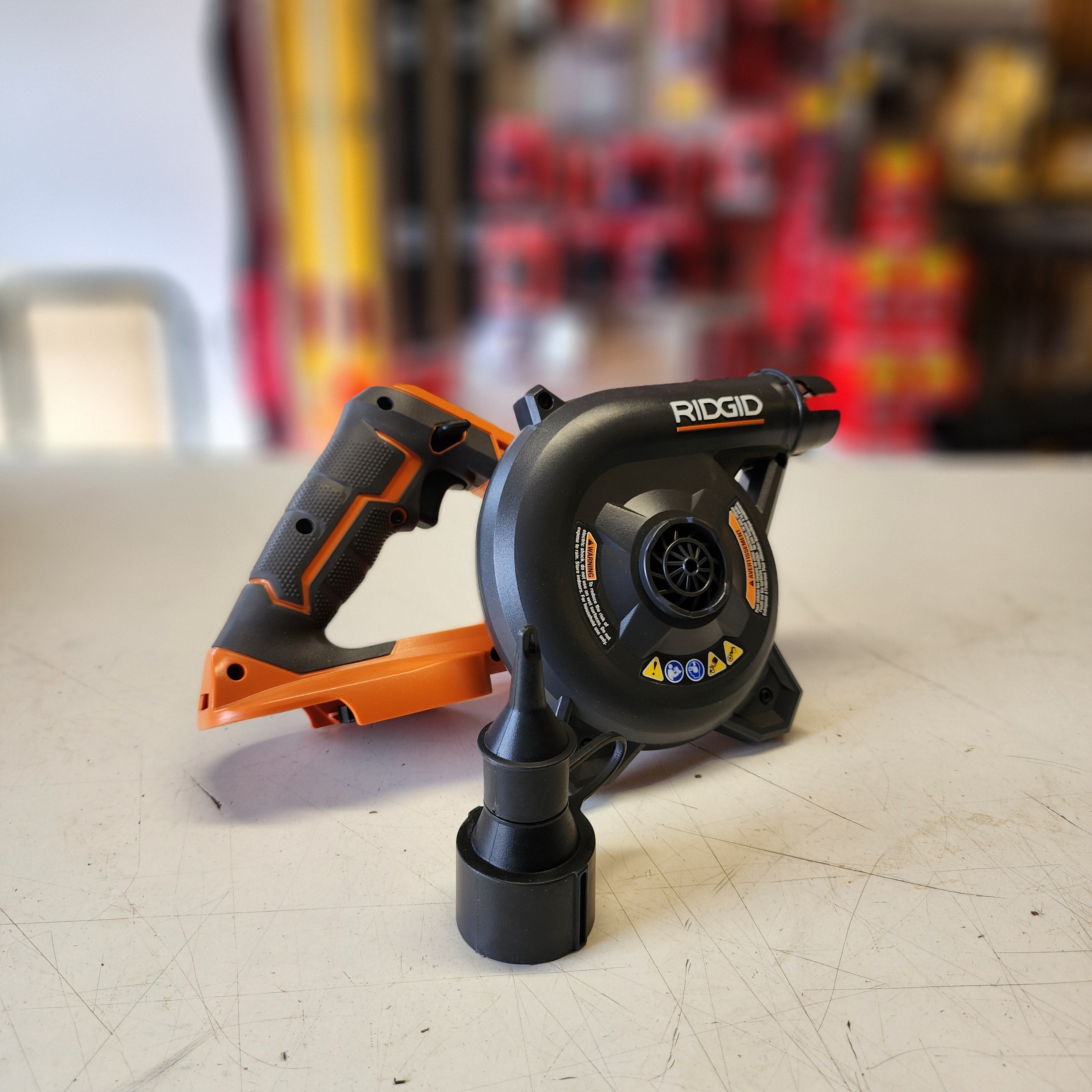 RIDGID 18V Lithium-Ion Cordless Compact Jobsite Blower with Inflator/Deflator Nozzle ridgid