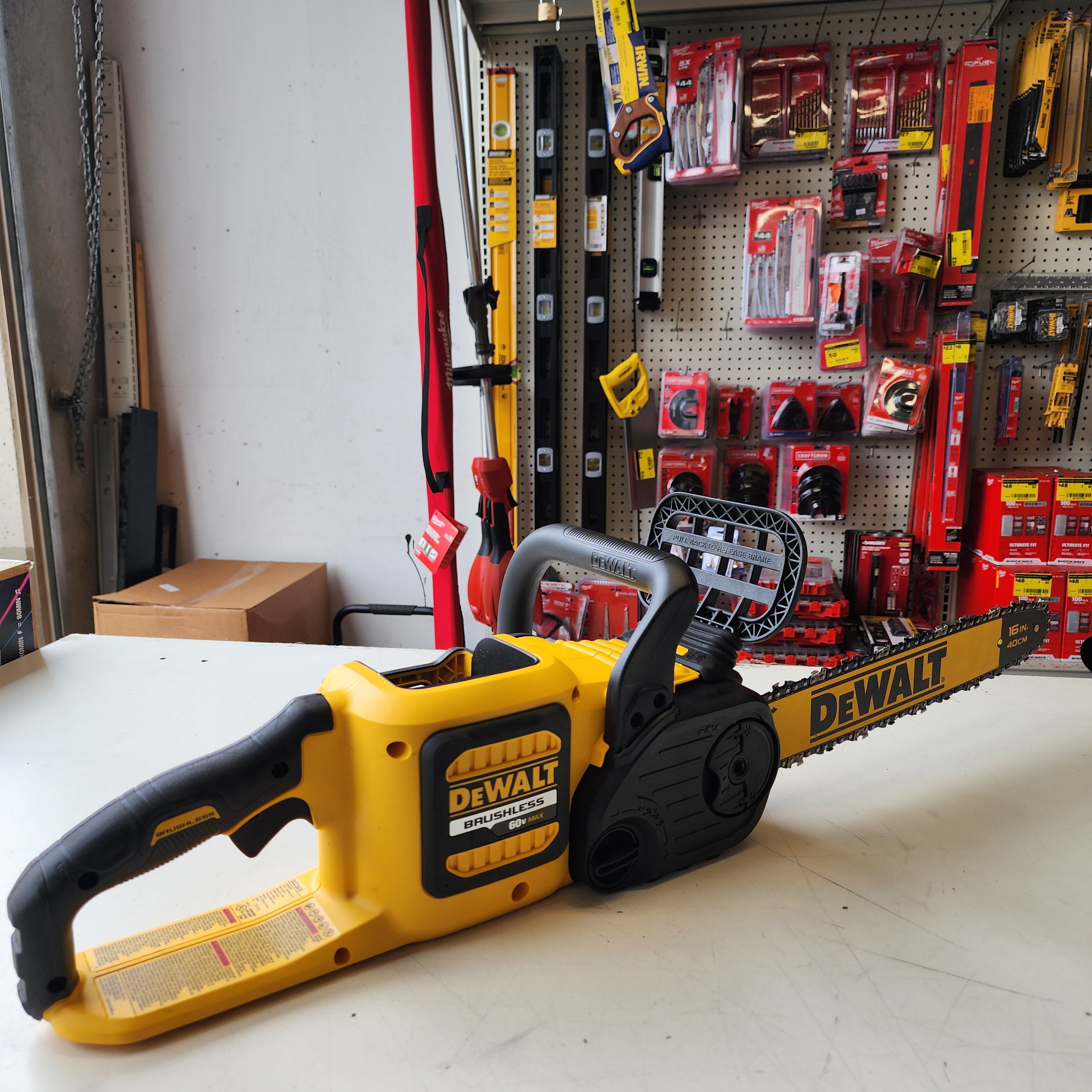 DEWALT FLEXVOLT 60-Volt MAX 16 in. Brushless Cordless Battery Powered Chainsaw (Tool Only) DEWALT