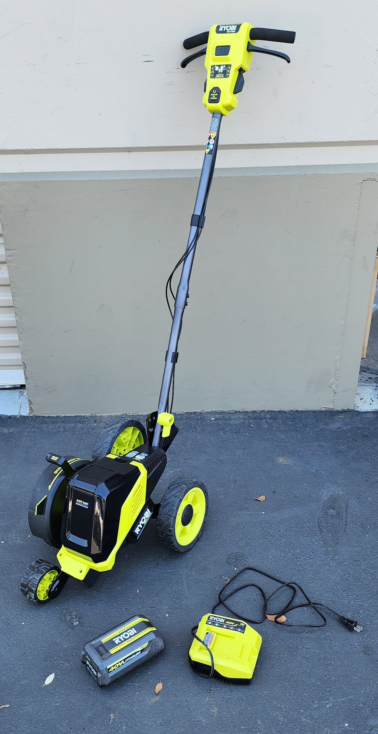 RYOBI 40V HP Brushless 9 in. Cordless Edger (Tool Only RYOBI