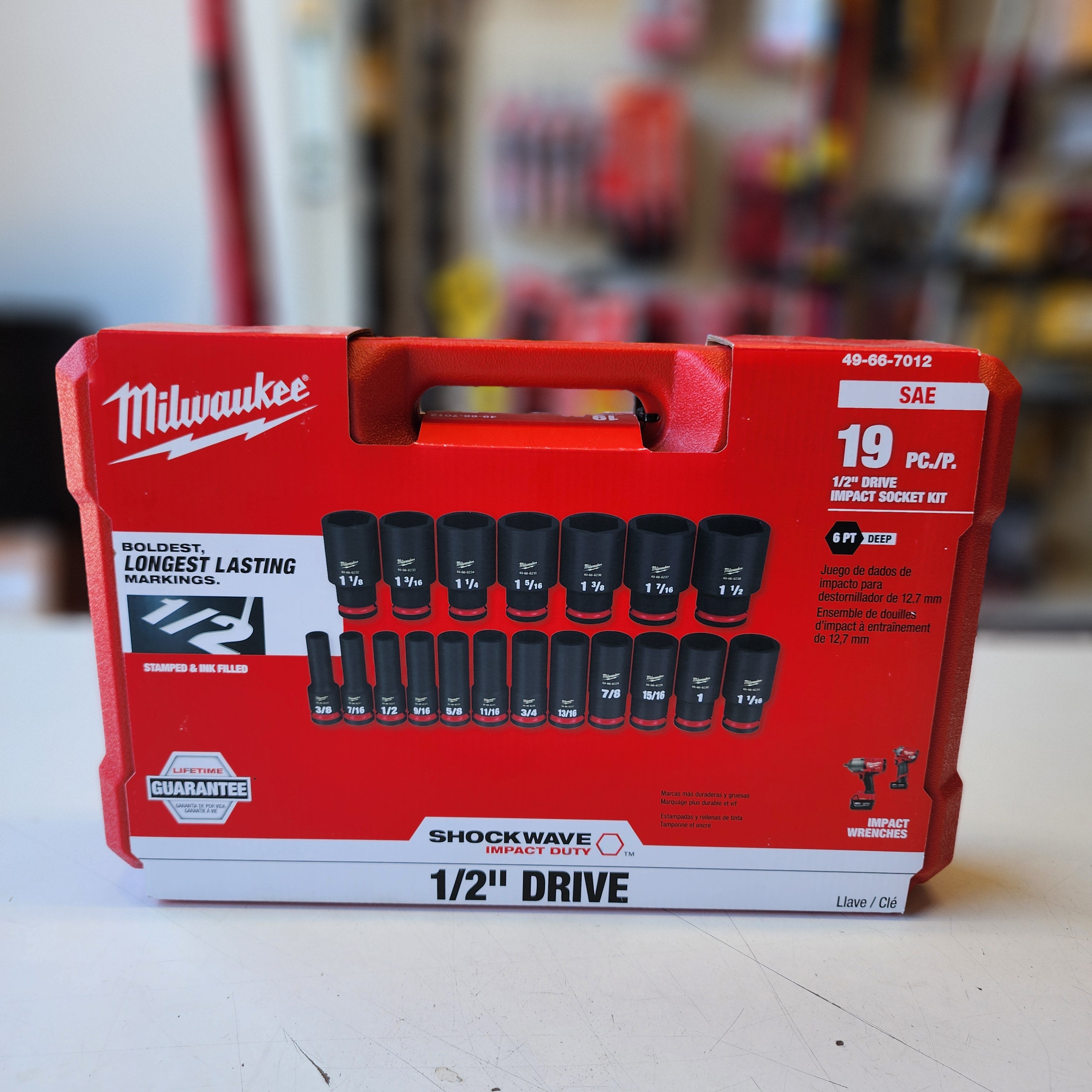 Milwaukee SHOCKWAVE 1/2 in. Drive SAE 6 Point Impact Socket Set (19-Piece) Milwaukee