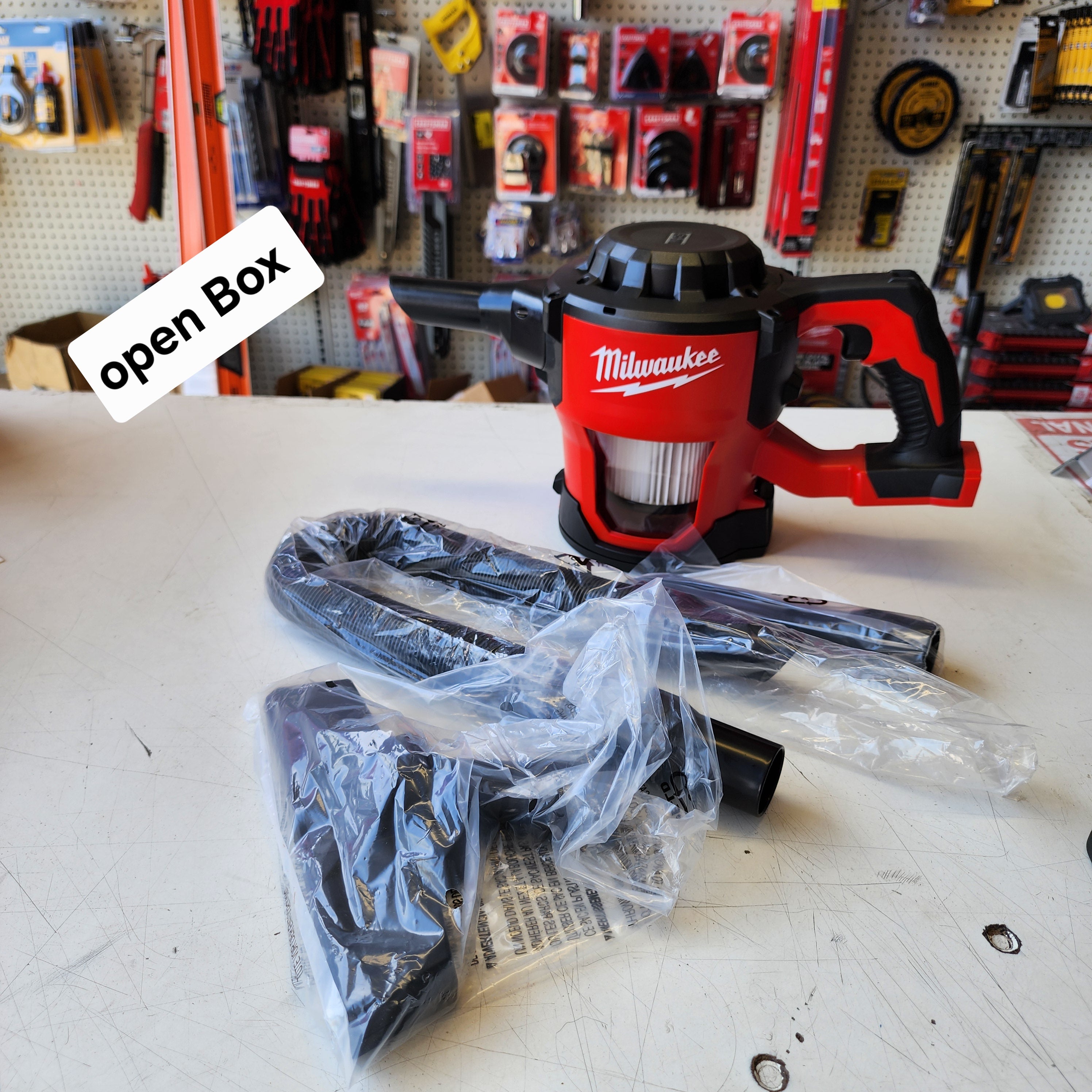 Milwaukee Bagless M18 18V Lithium-Ion Cordless HEPA Compact Handheld Vacuum Milwaukee