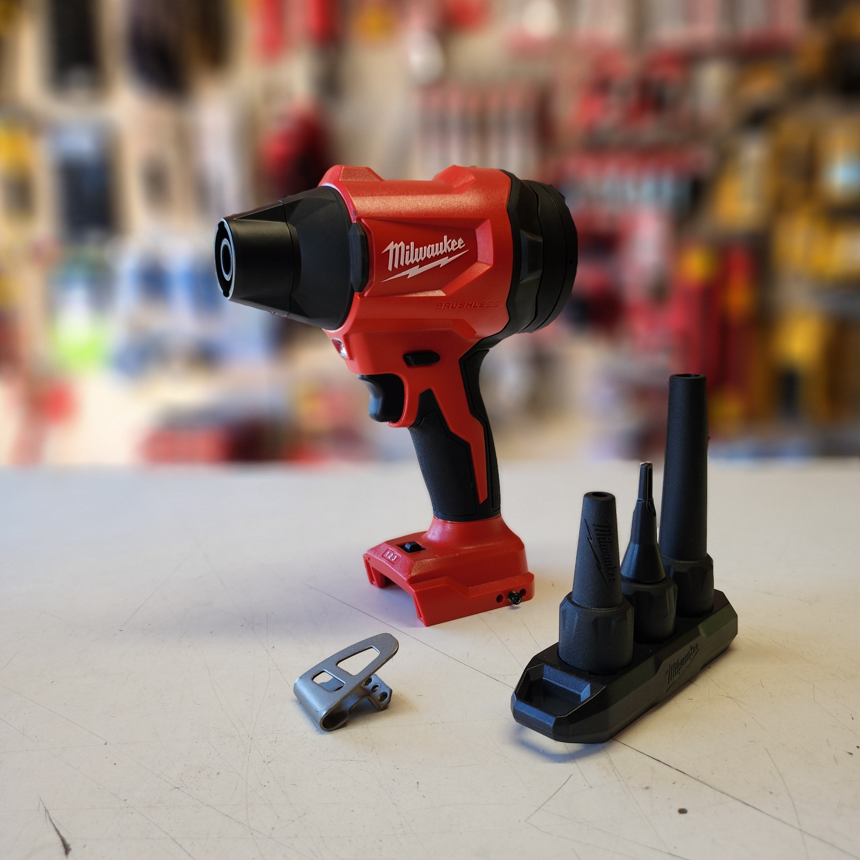 Milwaukee M18 18V Lithium-Ion 570 MPH Brushless Cordless Precision Blower Milwaukee