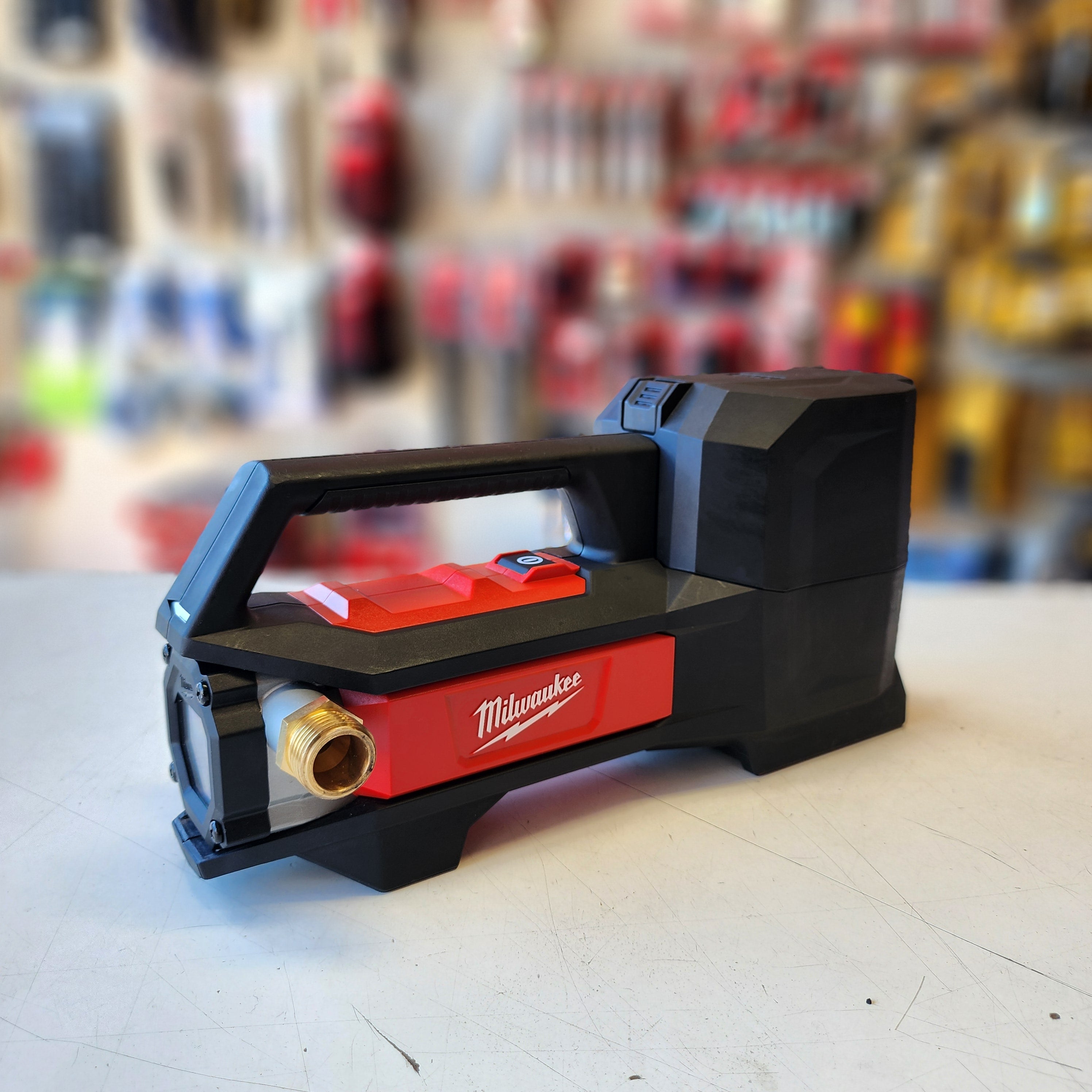 Milwaukee M18 18V 1/4 HP Cordless Transfer Pump