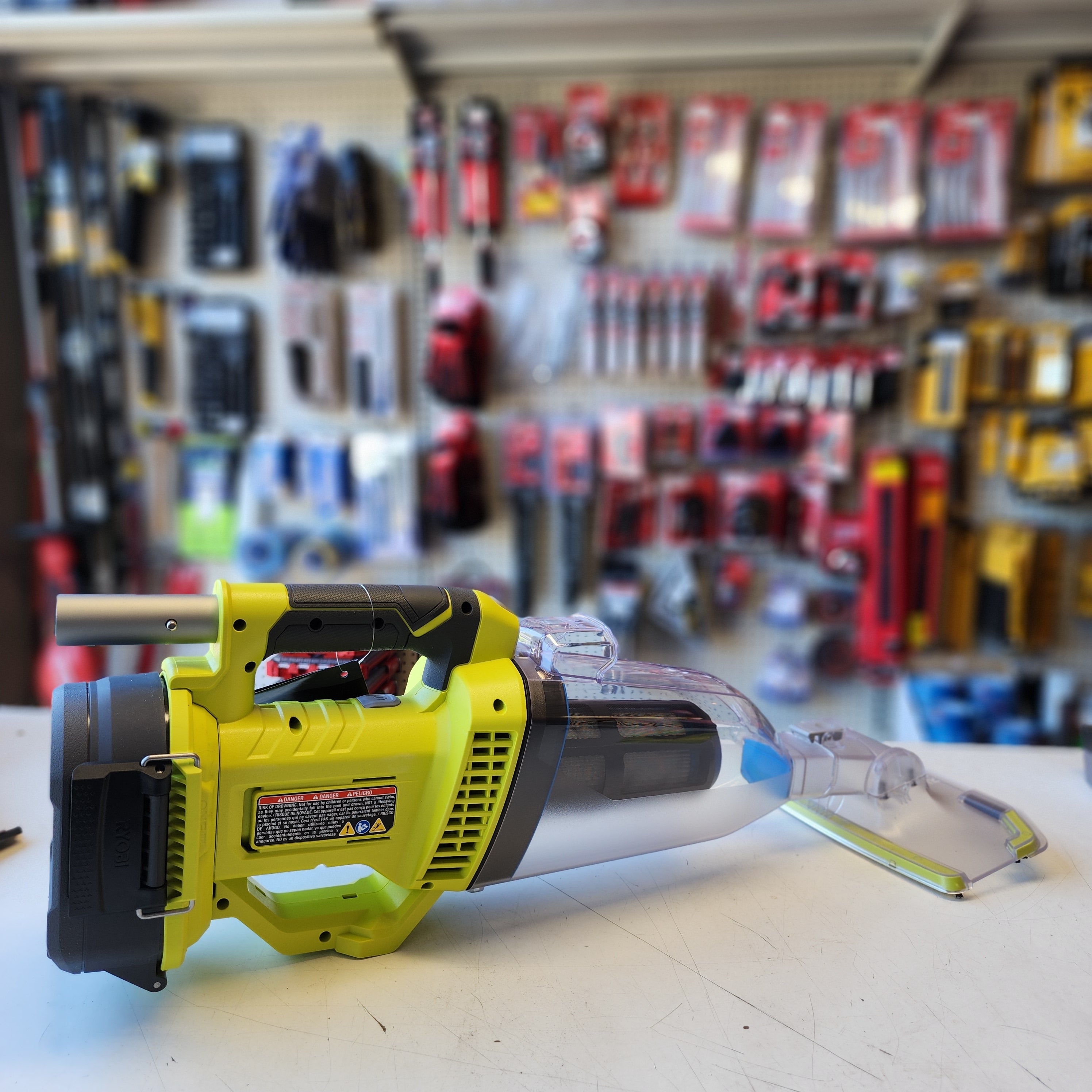 RYOBI ONE+ 18V Handheld Cordless Pool Vacuum Cleaner with Floor Head RYOBI