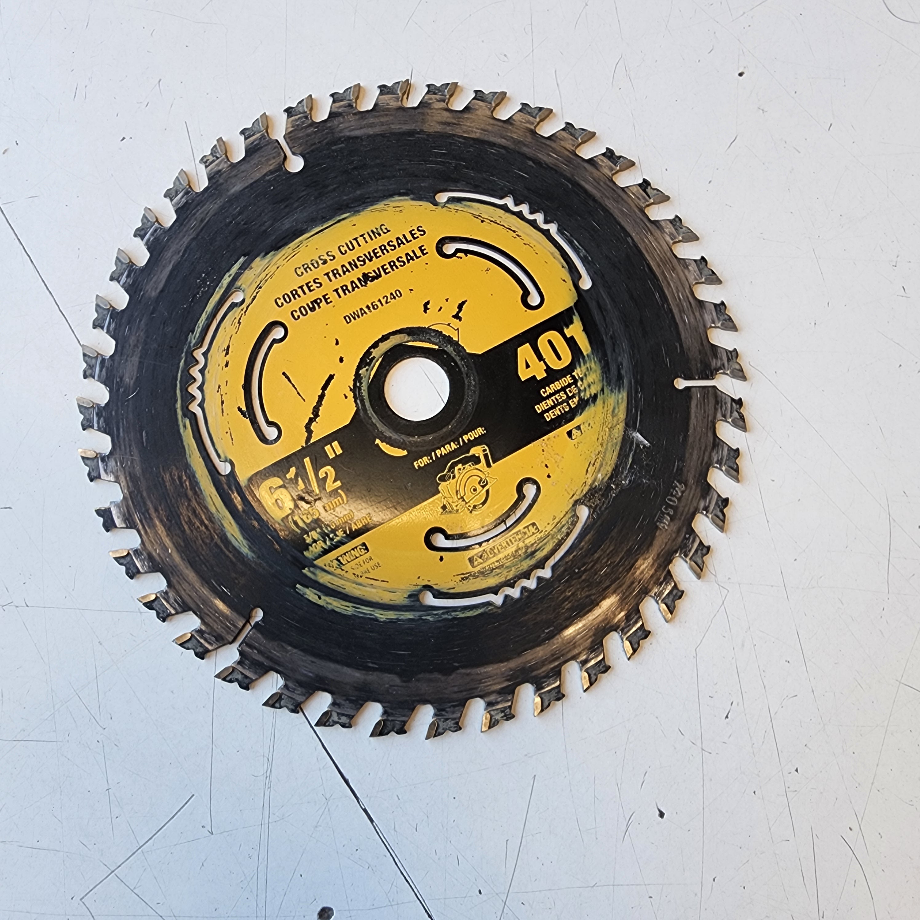 DEWALT DWA161240 Hoja de sierra circular de carburo de 6-1/2 pulg. y 40 dientes