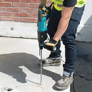 Makita heavy duty hammer drill with AVT