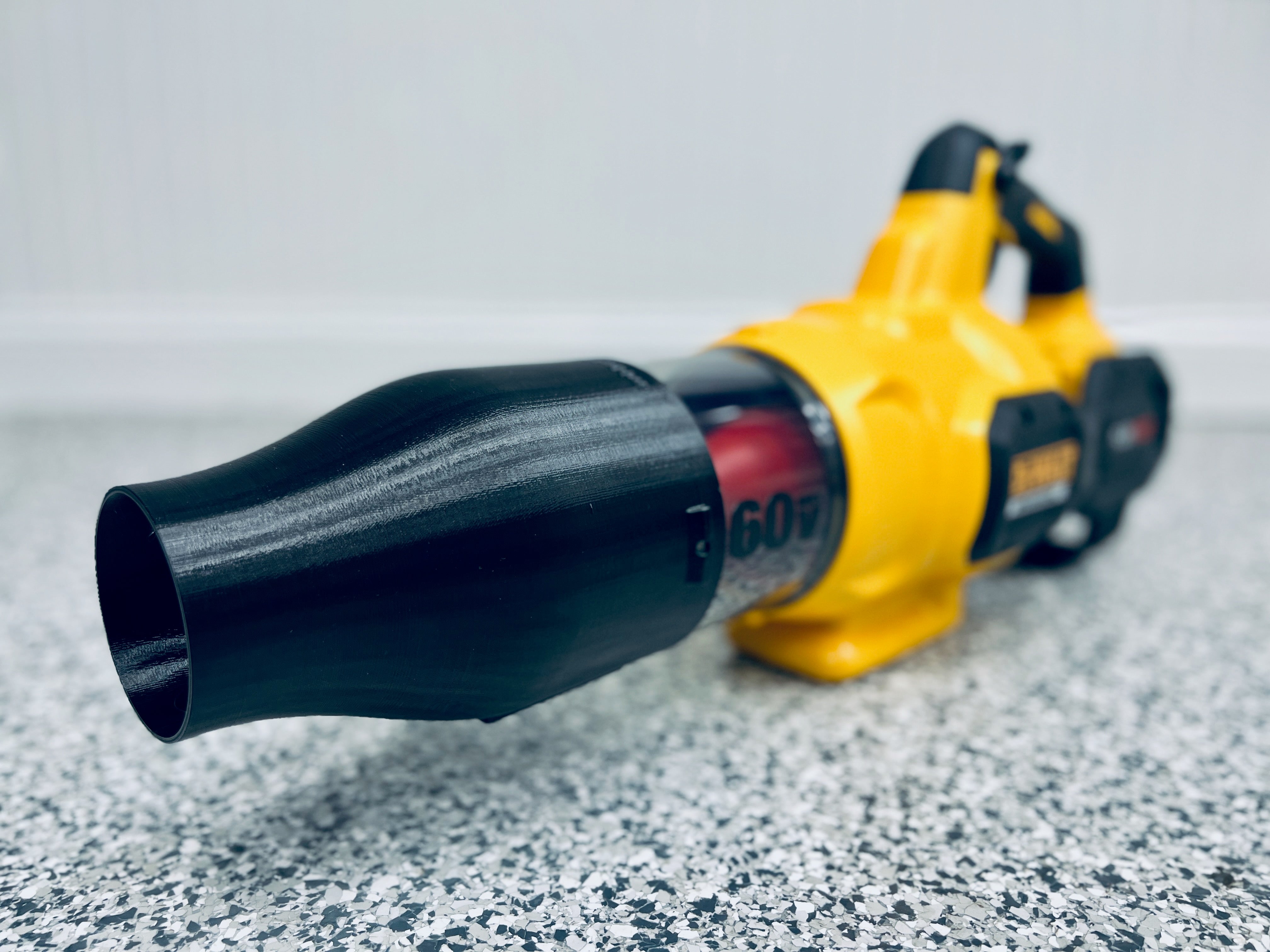 STUBBY® Car Drying Nozzle for DEWALT 20V MAX XR Gen III & 60V MAX Leaf Blowers (DCBL724B, DCBL772B, & DCBL777B) Stubby Nozzle Co.