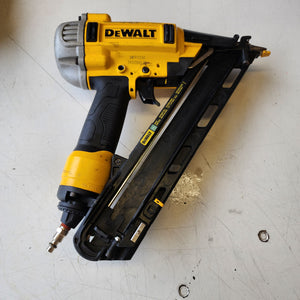 DeWalt DWFP72155 air powered finish nailer front view