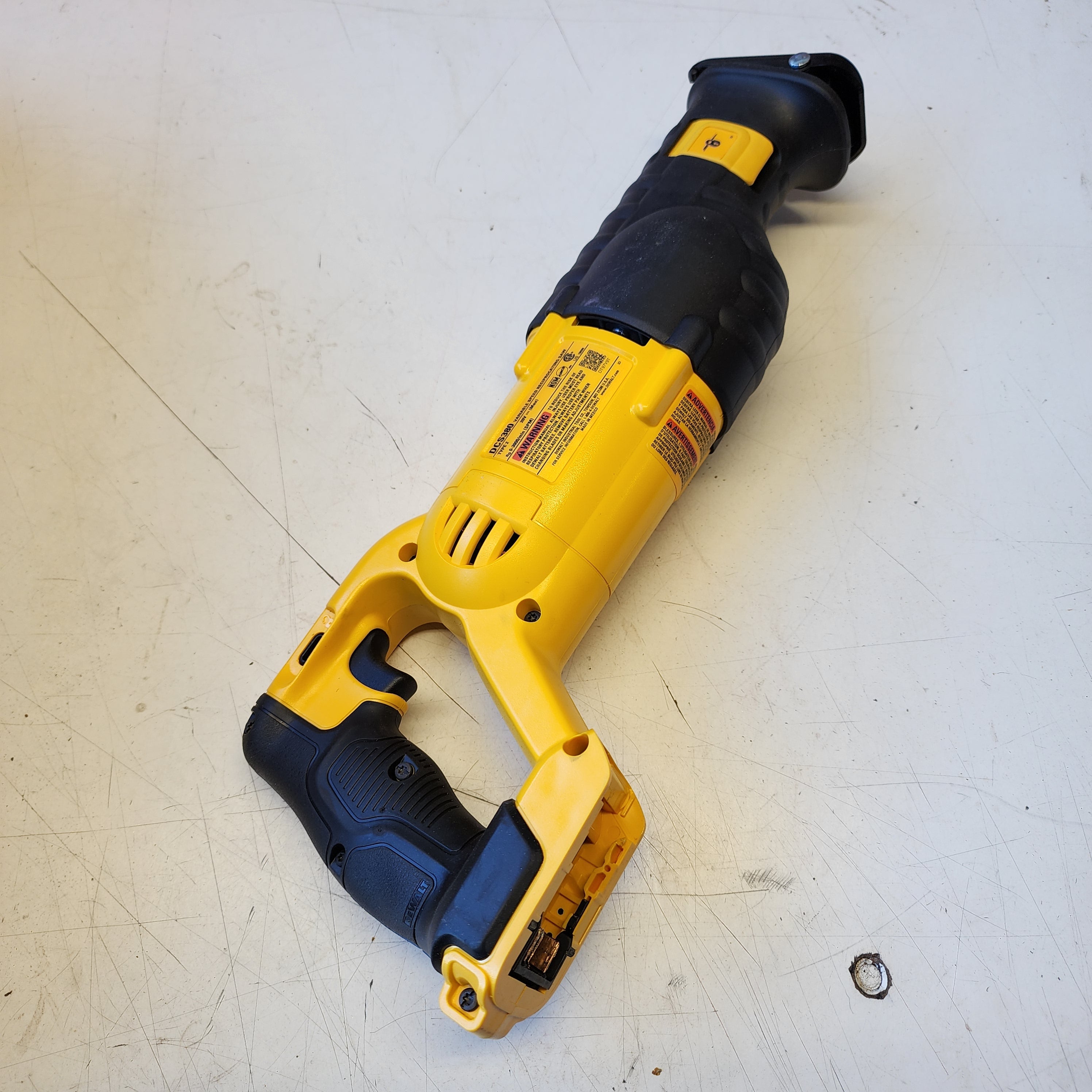 DEWALT cordless reciprocating saw 20V MAX for construction jobs