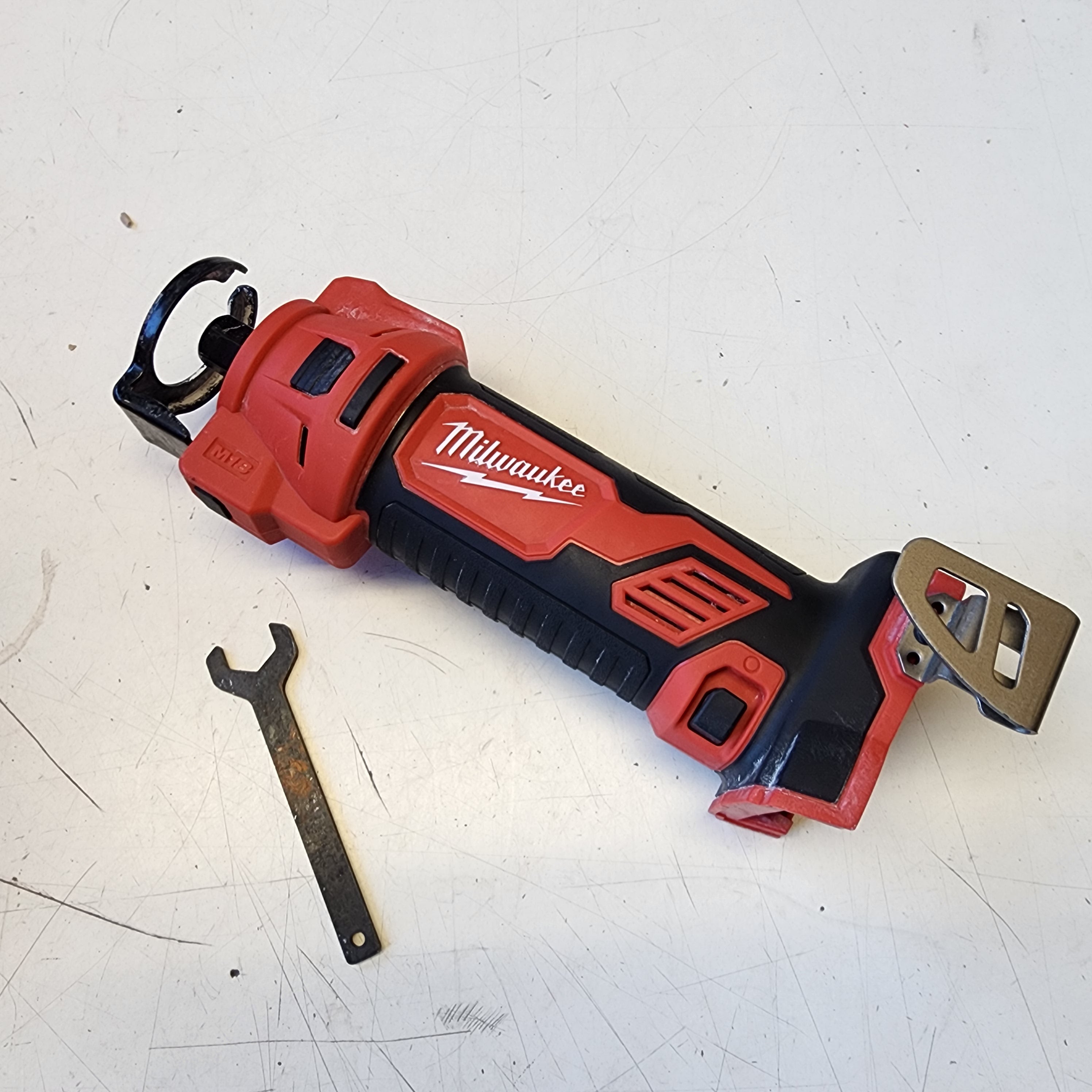 Milwaukee cut out tool for remodeling and electrical work