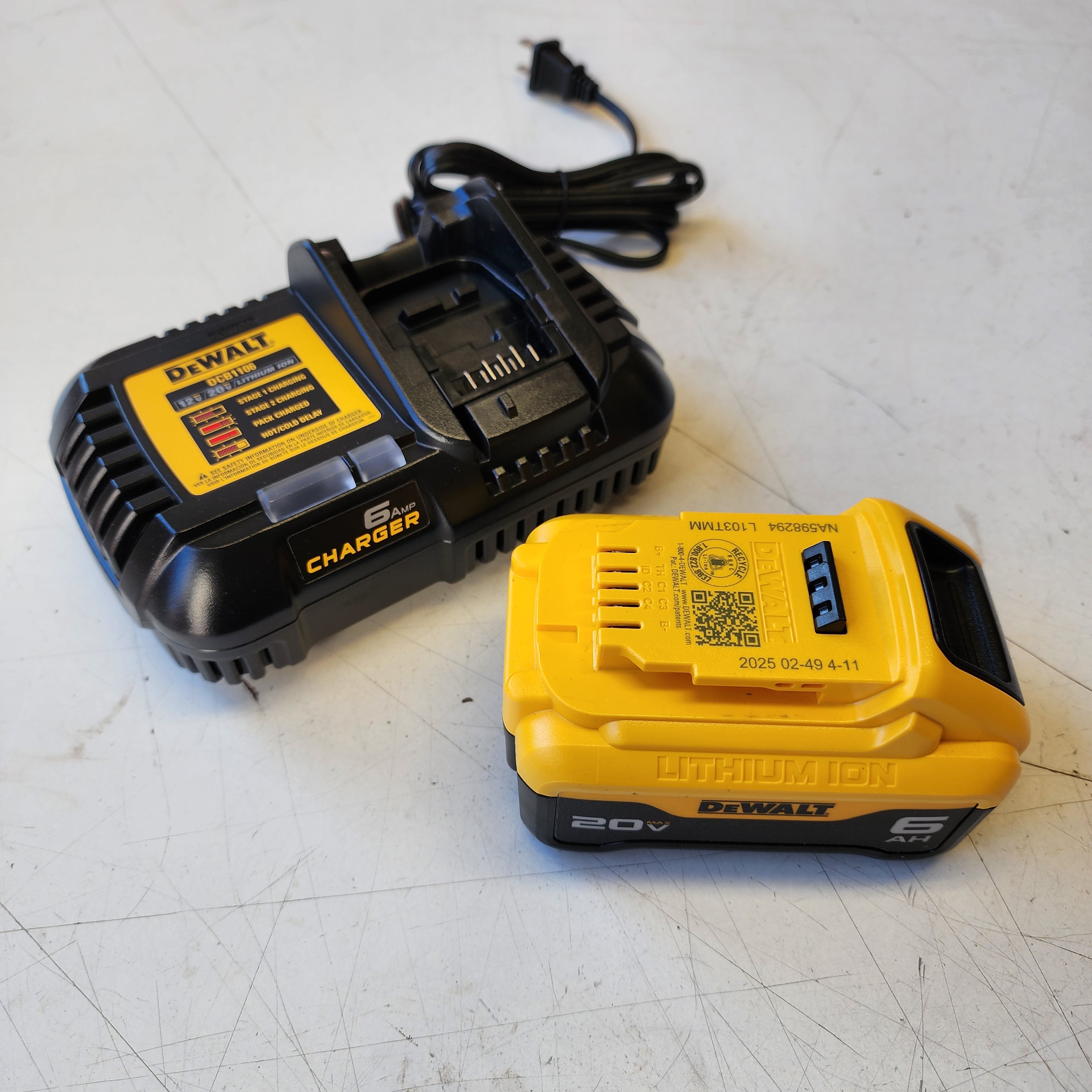 DCB206C DEWALT battery kit listing photo