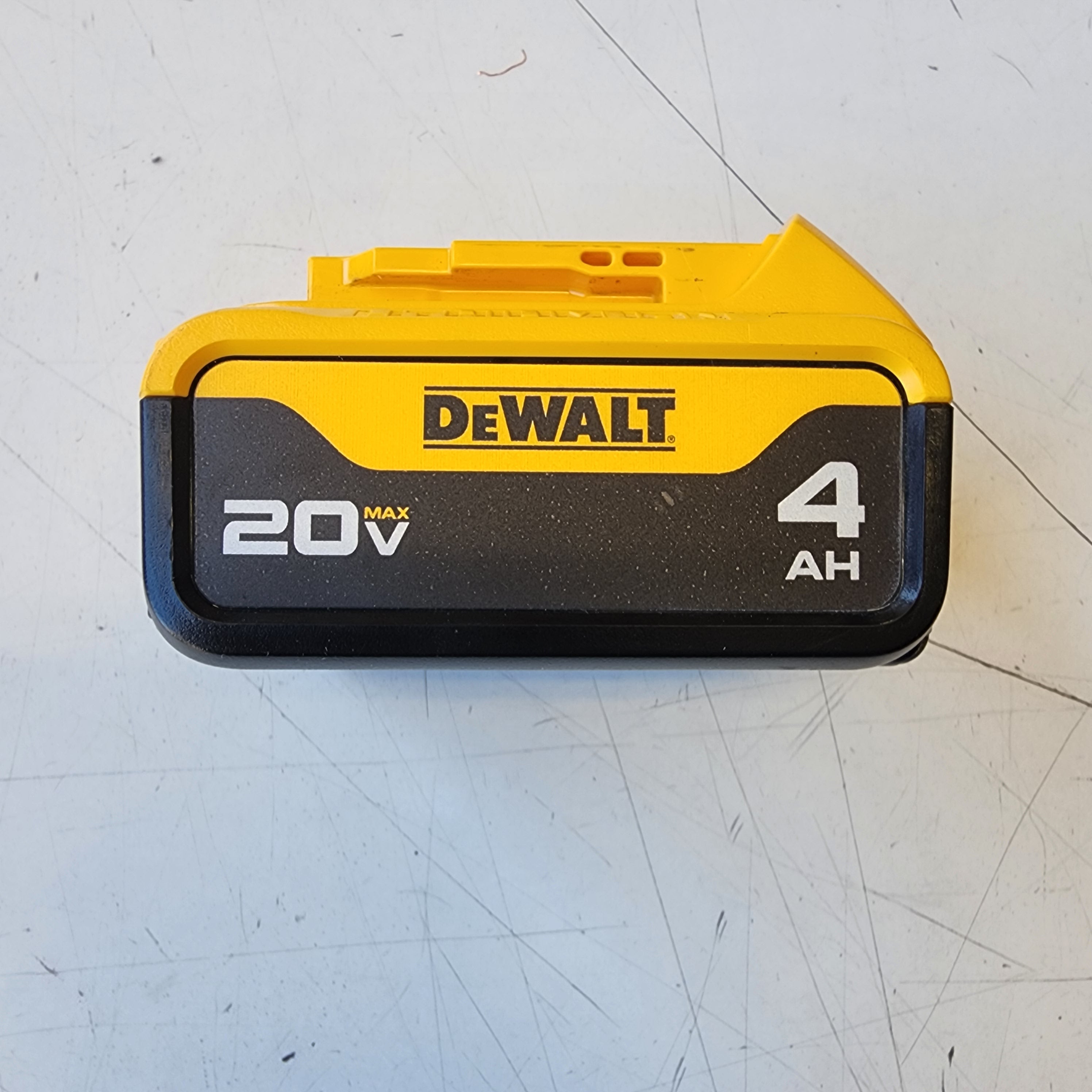 DEWALT DCB204 4.0Ah cordless battery product image