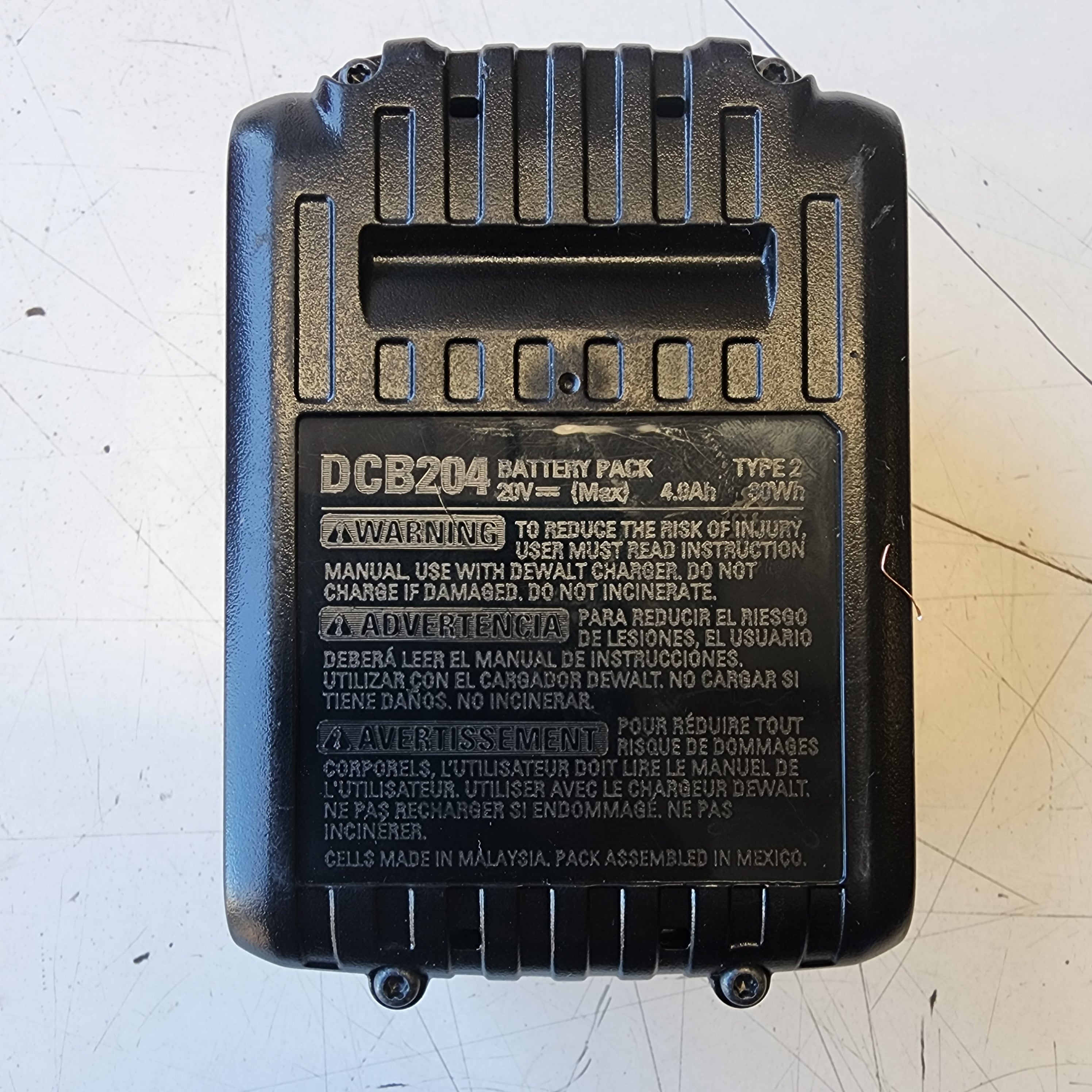 DEWALT cordless power tool battery 4.0Ah