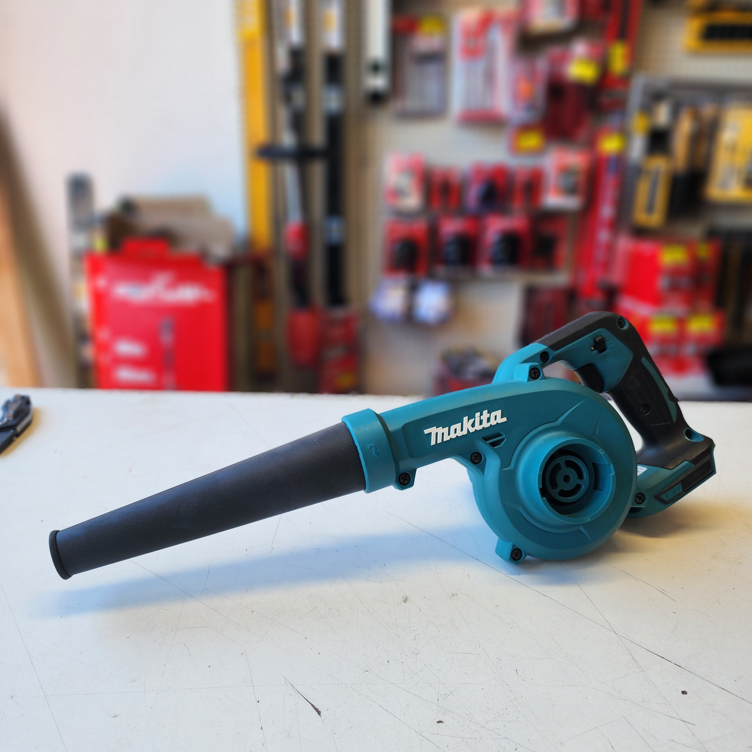 Makita 18V blower tool only no battery