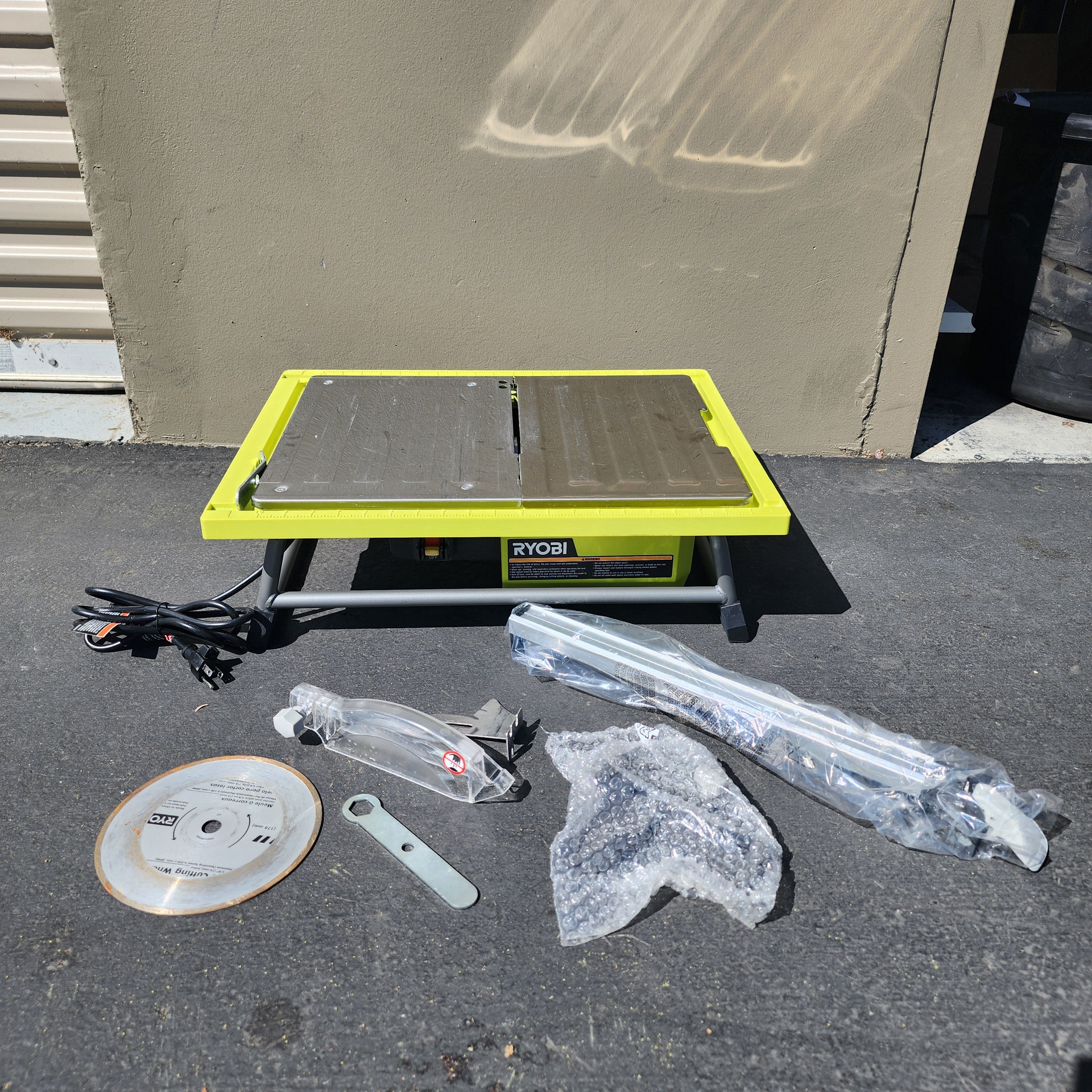 RYOBI 4.8-Amp 7 in. Blade Corded Tabletop Wet Tile #condition_open-box
