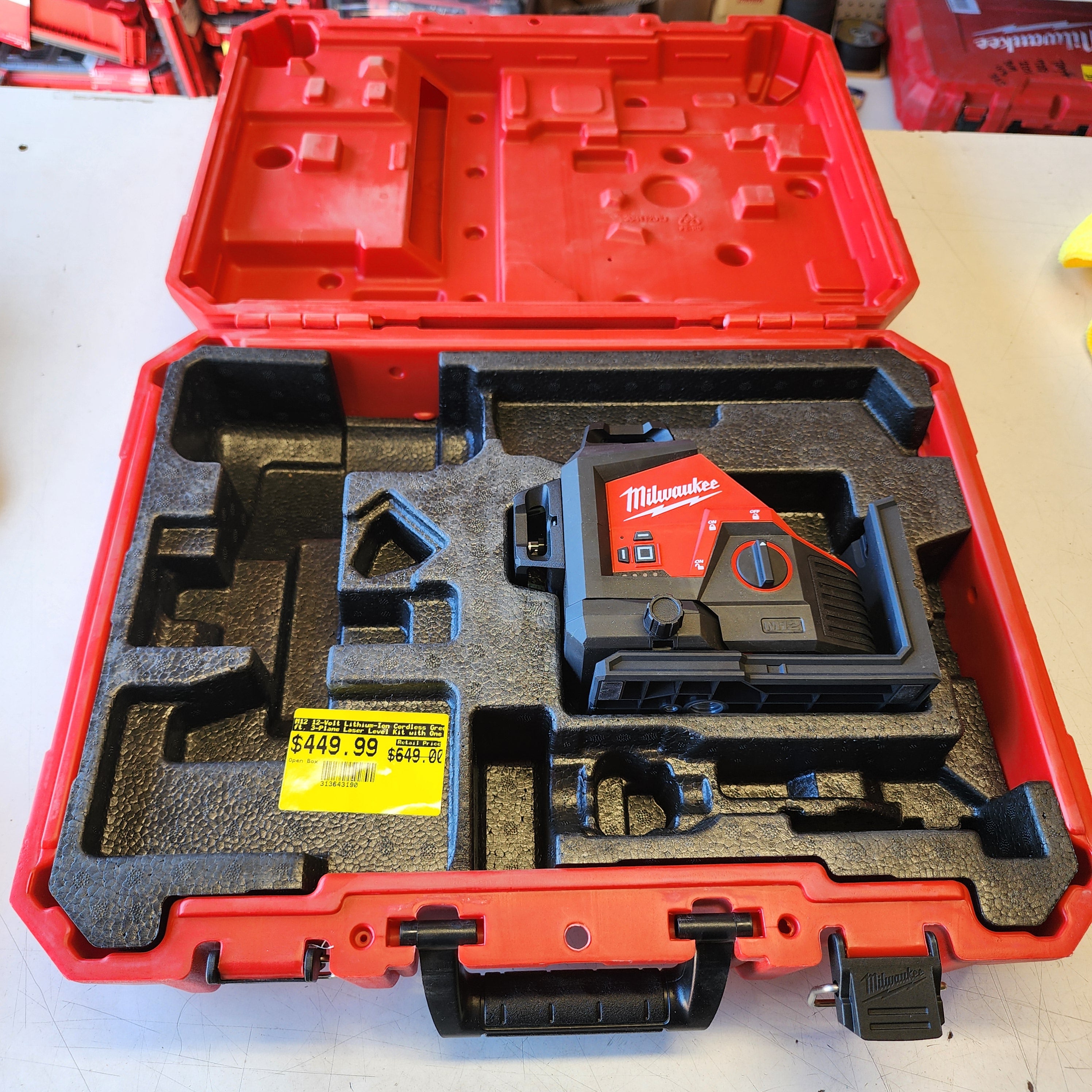 Milwaukee M12 250 ft Green 3-Plane Laser Level Kit