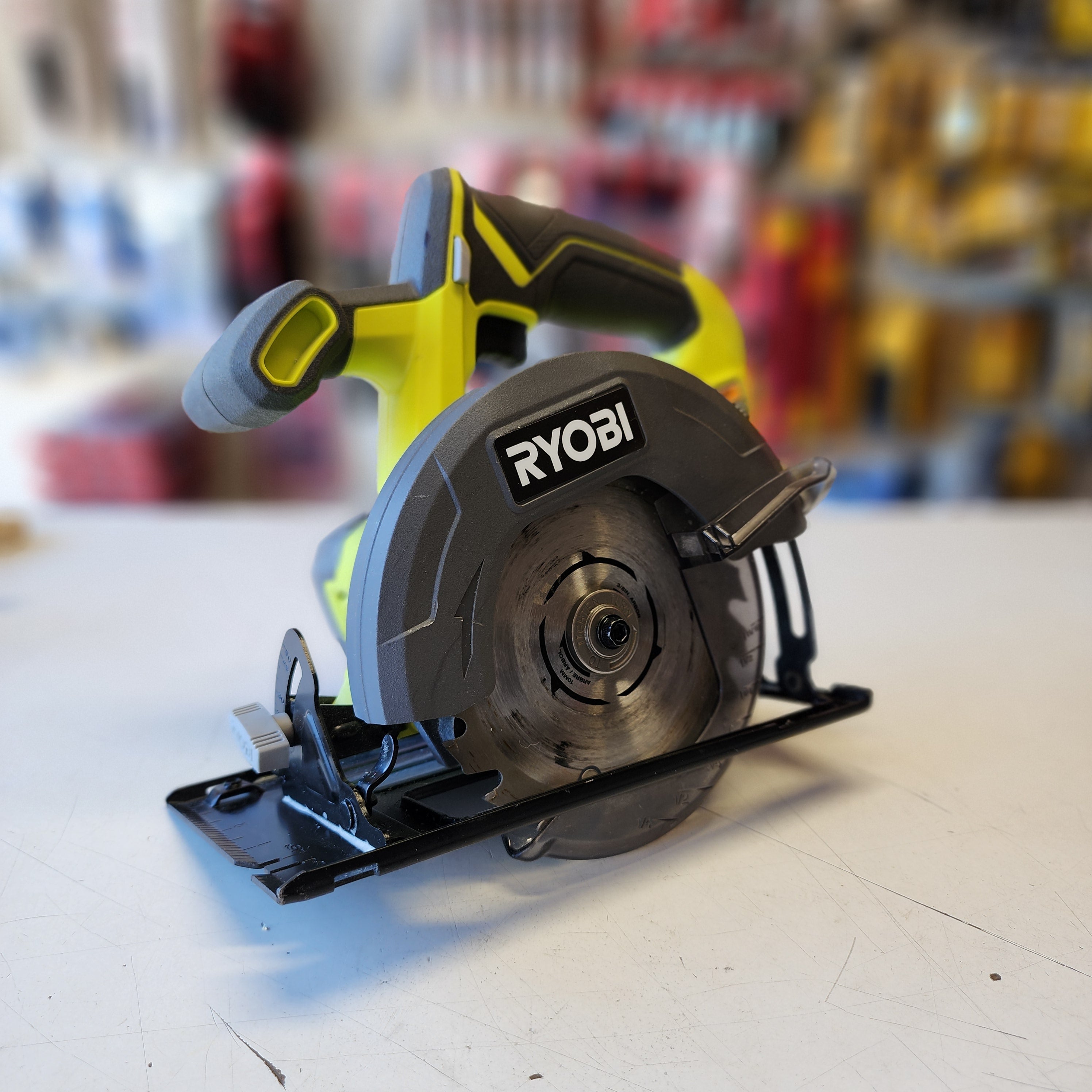 RYOBI ONE+ 18V Cordless 5 1/2 in. Circular Saw Tool Only RYOBI