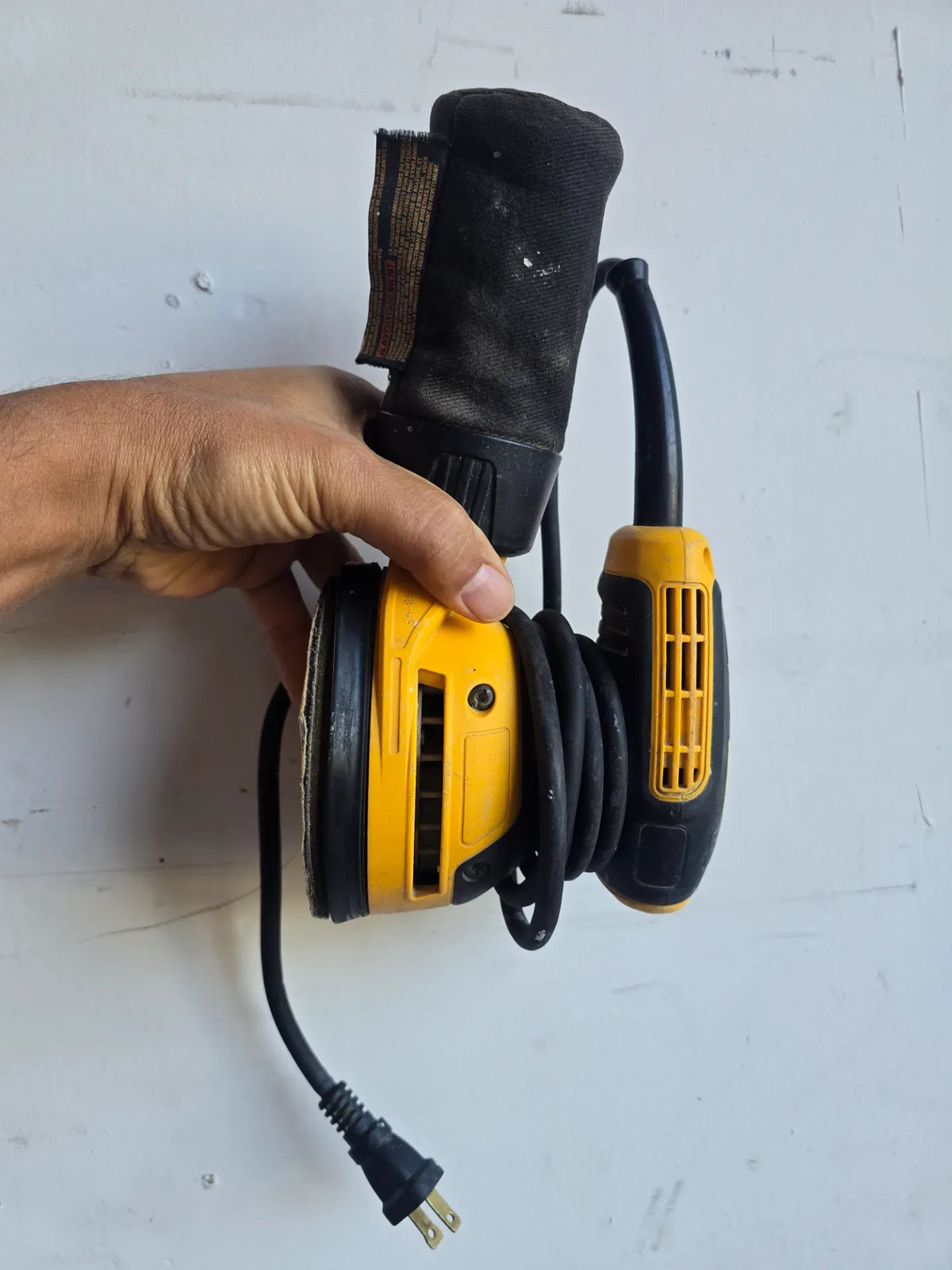 DEWALT DWE6423 5 in. Random Orbital Sander 3 Amp Variable Speed Corded