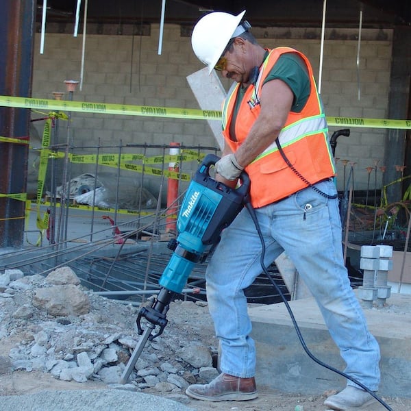 Makita HM1307CB variable speed demolition hammer
