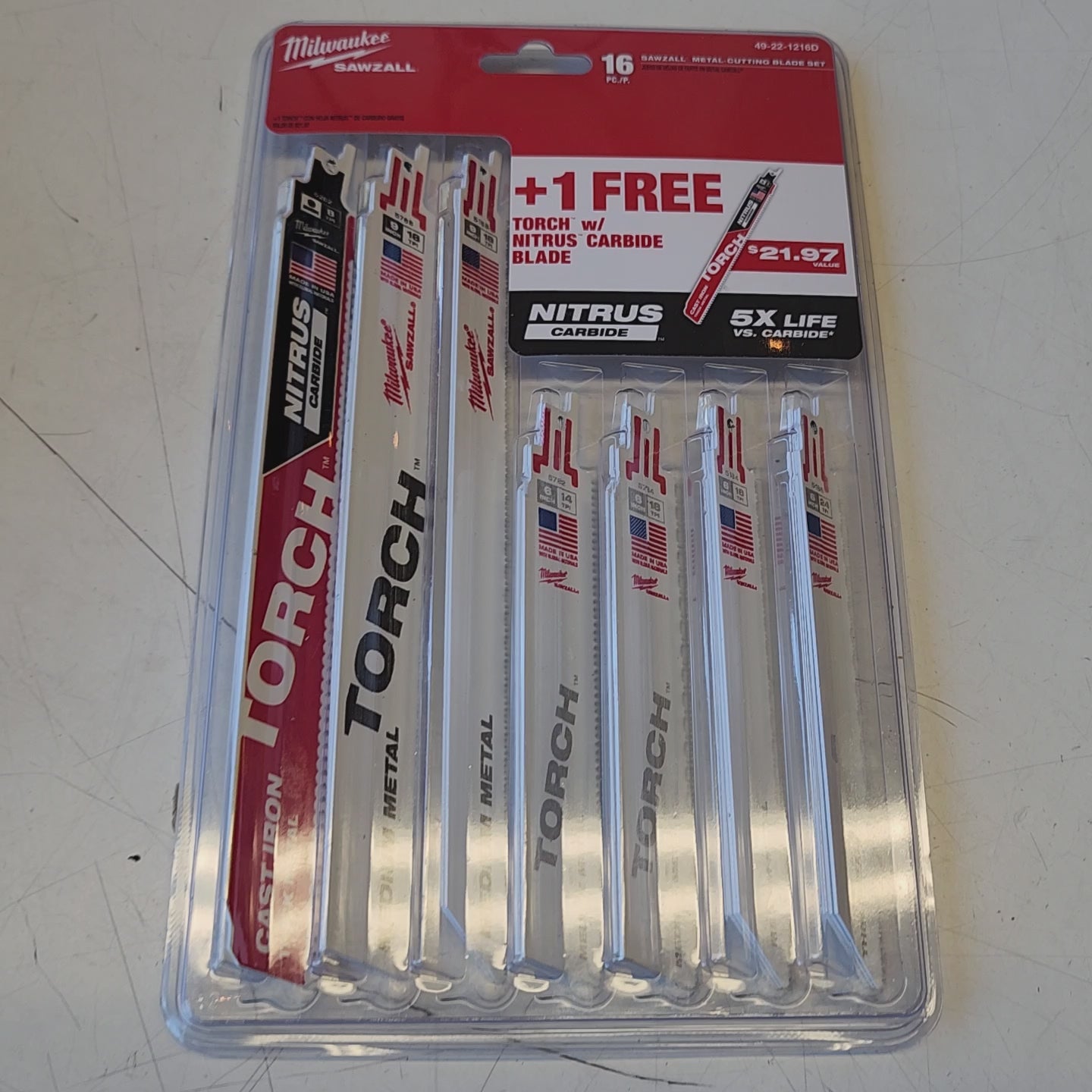 Milwaukee reciprocating saw blade kit with universal tang blades