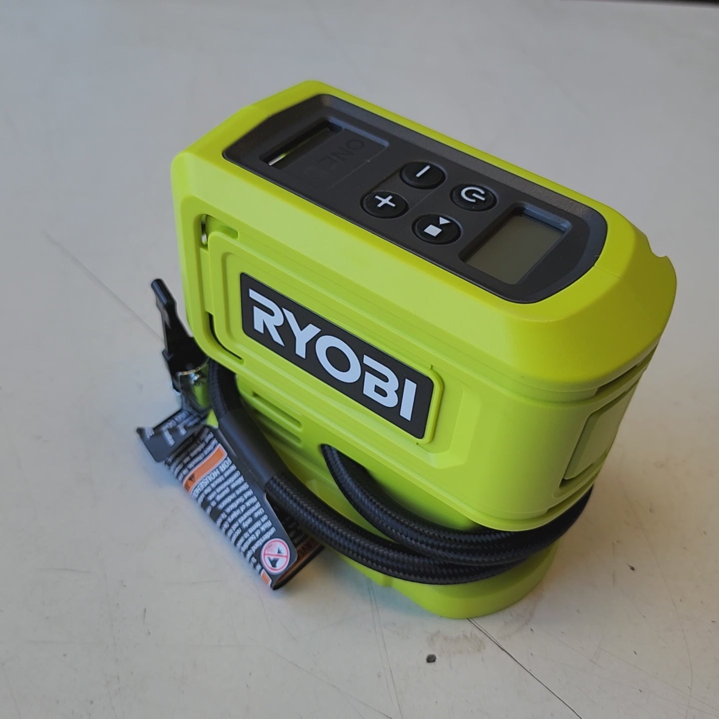 RYOBI cordless 18V high pressure air inflator lightweight design